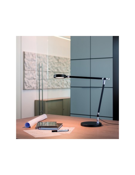 Lampara de escritorio maul led 5w 618lm luz ajustable panel tactil doble brazo negra