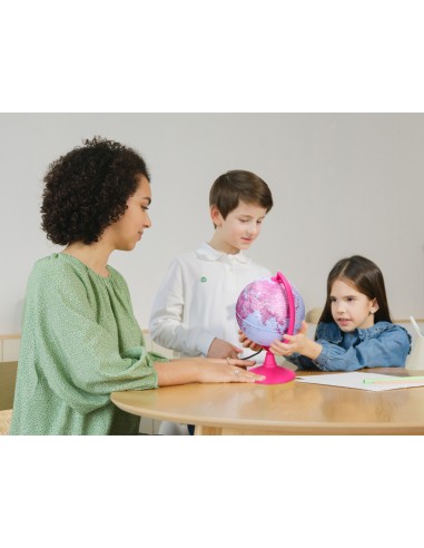 Globo terraqueo liderpapel con luz fisico y...