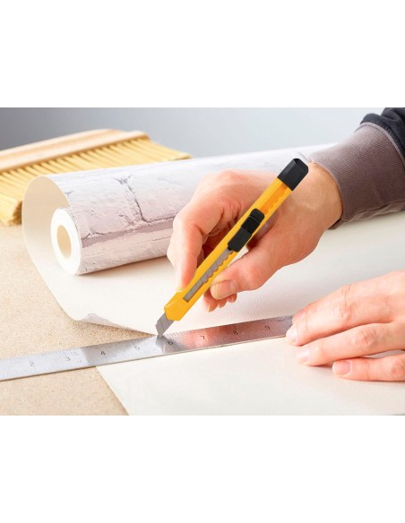 Cuter q-connect plastico estrecho cuchilla 9 mm xd-04 con clip blister 1 unidad