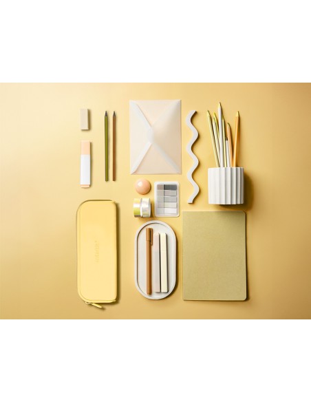 Estuche portatodo antartik prisma silicona soft rectangular 185x50x75 mm color amarillo