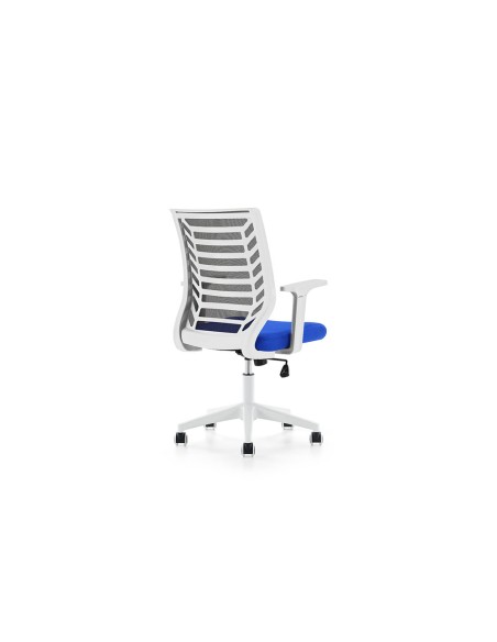 Silla rocada de oficina brazos regulables estructura blanca respaldo malla y asiento tela ignifuga azul