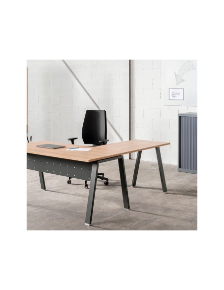 Silla rocada direccion con brazos regulables base polimero mecanismo sincro carcasa negra tela azul