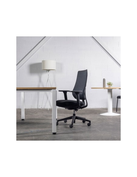 Silla rocada direccion brazos regulables base polimero respaldo y asiento en tela ignifuga azul 610x680x1075 mm
