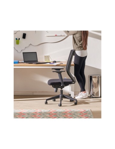 Silla rocada de oficina con brazos regulables...