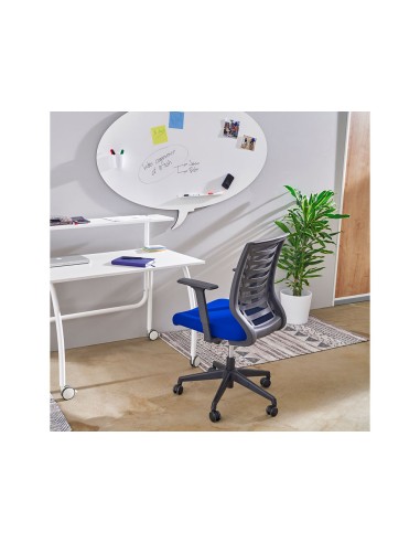 Silla rocada de oficina con brazos respaldo en...
