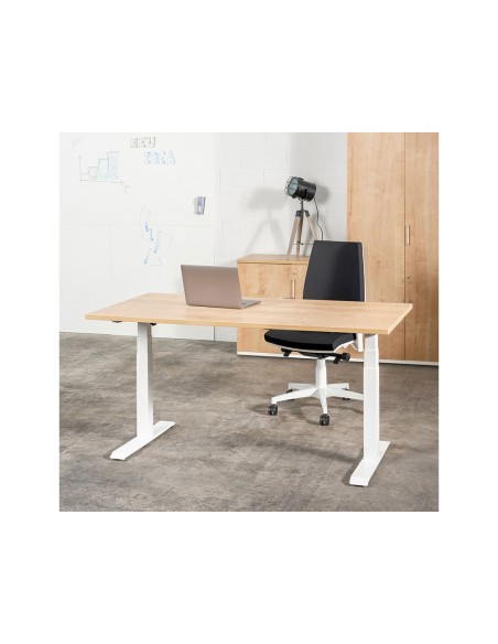 Mesa rocada regulable en altura electricamente hasta 129 cm estructura de acero tablero 180 cm color haya