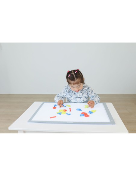 Mesa de luz led miniland para aprendizaje mediante estimulo visual formato din a2 650x470x5 mm