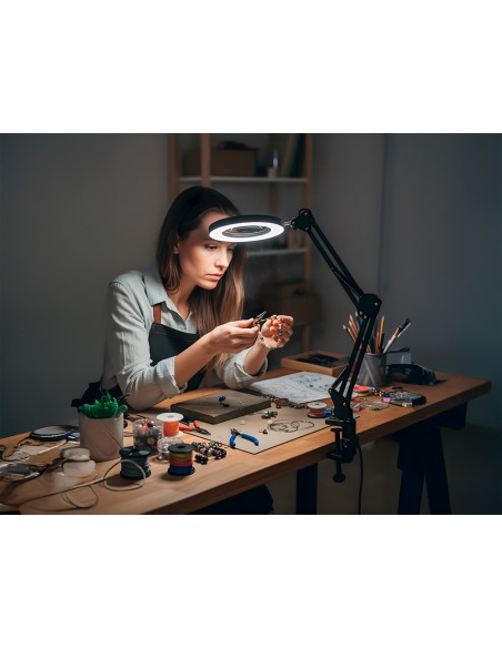Lampara de escritorio q-connect hadar led 8w 380lm aluminio con pinza y lupa brazo doble color negro