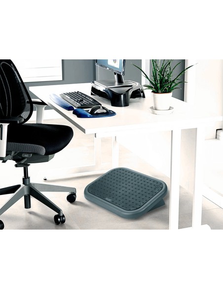 Reposapies ajustable q-connect con alfombrilla caucho 450x330x85 mm