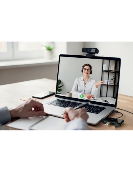 Hub kensington ch1200 usb-c de 10gbps cargador y 4 puertos usb-a 3.2