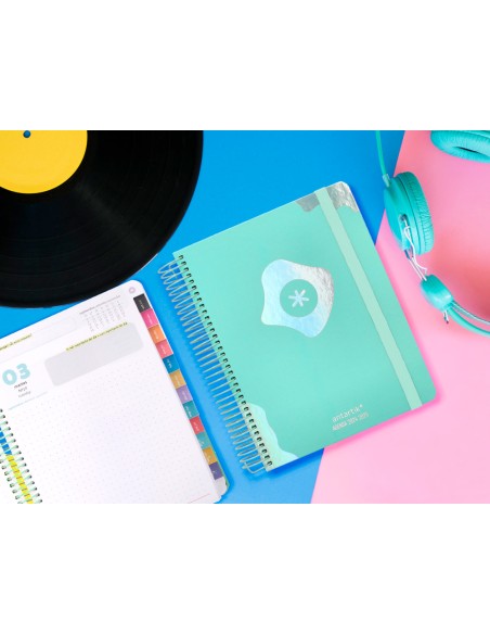 Agenda escolar antartik año 24 - 25 curso coleccion maximal green día página a5